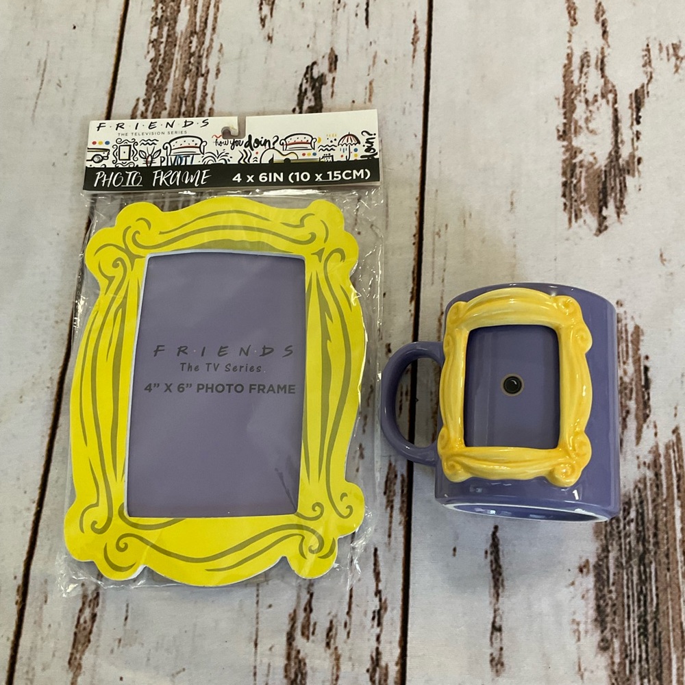 NEW FRIENDS PEEPHOLE FRAME CUP‎ AND PICTURE FRAME